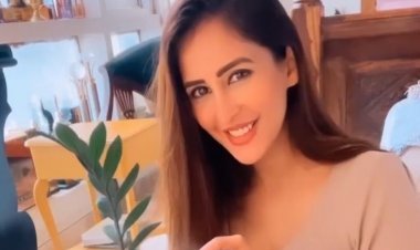 चाहत खन्ना ने अपने पौधों को पानी देते हुए वीडियो के जरिए प्रकृति की ओर लगाव बढ़ाने का किया अनोखा प्रयास  