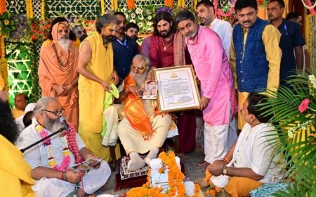 संतों के आशीर्वाद से गदगद हुए शिंदे गुट के शिवसेना के मुख्य राष्ट्रीय समन्वयक डॉ वर्मा