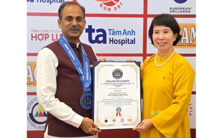 आचार्य मनीष जी को 54वें वियतनामी दीक्षांत समारोह में वर्ल्ड रिकॉर्ड सम्मान